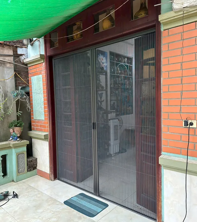Cửa lưới chống muỗi lùa 2 cánh khung nâu